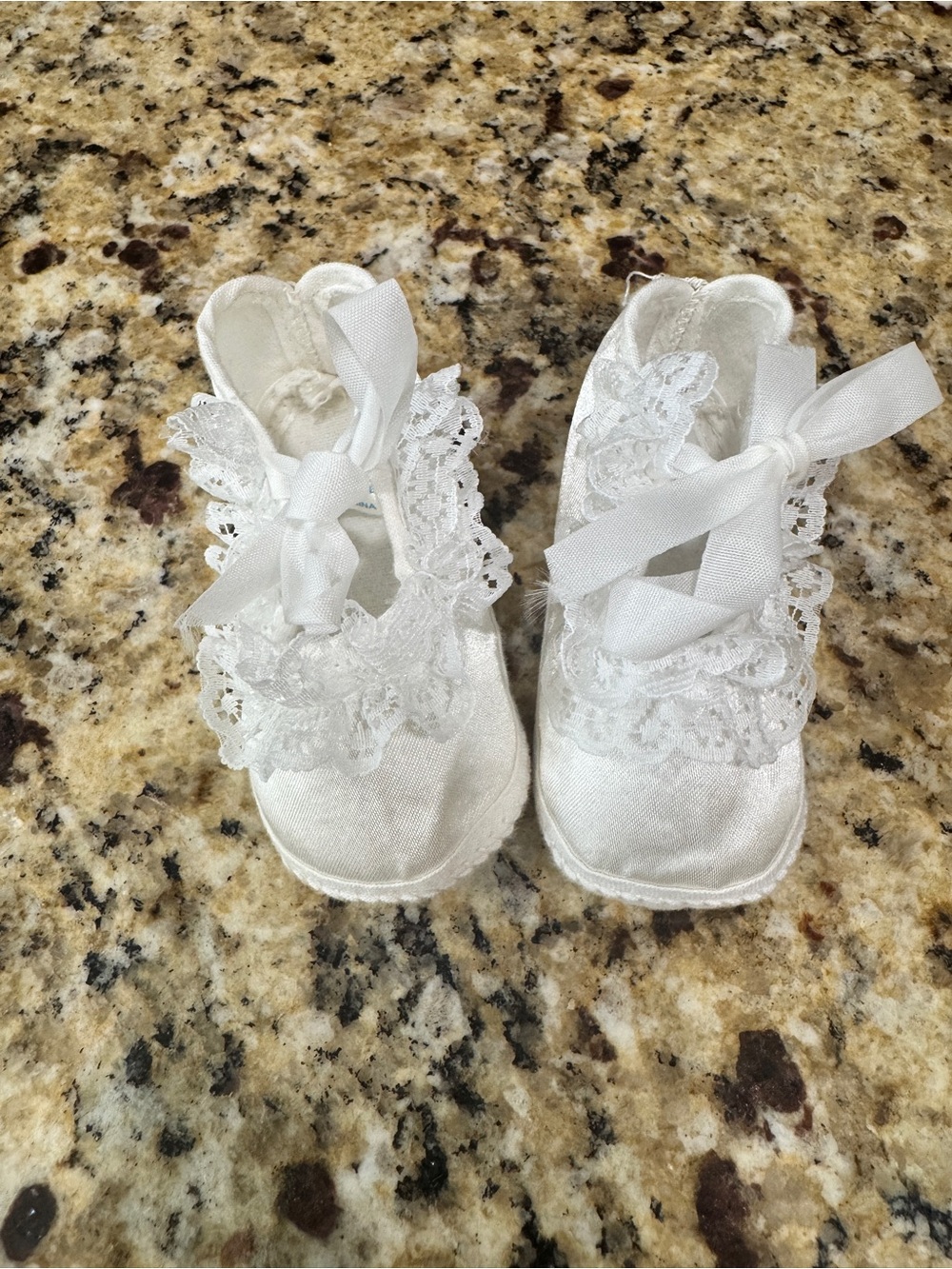 NWT Vintage Baby Deer White Satin Lace Frilly Booties Crib Shoes Newborn Size 1